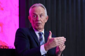 Read more about the article بلير كان حاضرا في أروقة حكم الإحتلال الصهيوني طوال فترة الحرب خلال العامين الماضيين ودفع خطط المجتمع الدولي الخاصة بـ”اليوم التالي” في غزة.. صحيفة اسرائيلية تكشف