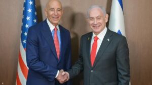 Read more about the article رئيس وزراء الاحتلال يلتقي باراك في القدس لبحث بدء ثاني مراحل اتفاق غزة.. لابيد يعتبر “نتنياهو أنه “أصبح وصمة عار على الكيان في العالم