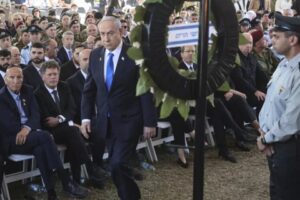 Read more about the article للتهرب من المسؤولية.. نتنياهو يقرر تشكيل لجنة تحقيق “قومية” في أحداث هجوم 7 أكتوبر.. وبينيت يطالب باستقالته على خلفية “قطر غيت”