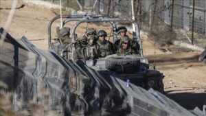 Read more about the article اعتداءات متصاعدة.. جيش الإحتلال يقصف ريف “القنيطرة” جنوبي سوريا ويستهدف النساء والأطفال بالقنابل الدخانية