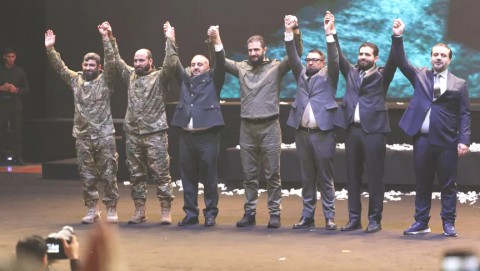 You are currently viewing بعد رفع العقوبات وكسر العزلة الدولية و”خلع” نظام الأسد.. هذا ما ينتظر سوريا خلال العام 2026 الصعب