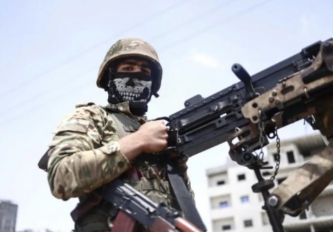 You are currently viewing هُجوم تحوّل لحرب شوارع بإسطنبول: “داعش” يُهاجم “المُعلّم” بعد “التلميذ”!.. لماذا أكّدت أنقرة أن جميع المُسلّحين “أتراك” وكيف تخوّفت الرئاسة “من تقويض النظام” ومع سُقوط الأسد من يدعم “الدواعش” وكيف هو أردوغان بنظرهم؟