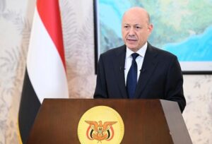 Read more about the article تطورات عسكرية وسياسية غير مسبوقة في اليمن.. العليمي يعلن الطوارئ لمدة 90 يوماً قابلة للتمديد ويلغي اتفاقية دفاعية مع الإمارات.. والمجلس الانتقالي الجنوبي يرفض “الانسحاب” رغم الضربات السعودية