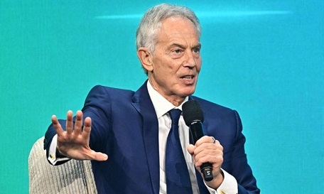 You are currently viewing فايننشال تايمز: بعد اعتراض دول عربية وإسلامية.. توني بلير لم يعد مرشحاً لـ”مجلس السلام” لإدارة غزة