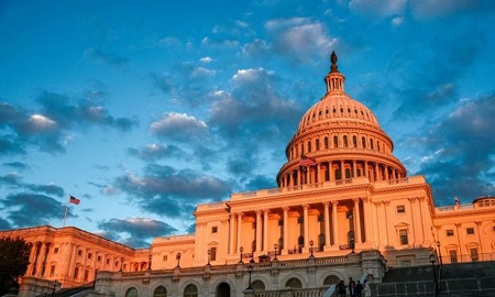 You are currently viewing الكونغرس يتحرك لإلغاء عقوبات “قيصر” خلال أسابيع.. معايير صارمة تتعلق بداعش والأقليات والجيران.. ودمشق تصف الخطوة بـ”المعجزة”