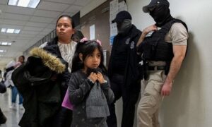 Read more about the article سيناريوهات قاتمة للهجرة في عهد ترامب… وتشديد غير مسبوق يهدد لمّ الشمل العائلي