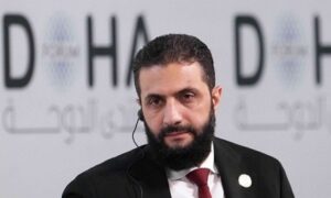 Read more about the article لوموند: سوريا بعد الأسد.. تحوّل غير مكتمل لأحمد الشرع.. الإسلامي المتمرّد الذي أصبح رئيساً