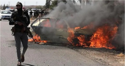 You are currently viewing التوتر يشتعل مجددًا في السويداء.. مسلحون يخرقون اتفاق وقف النار ويقصفون مواقع للقوات السورية وحالة استنفار في المنطقة