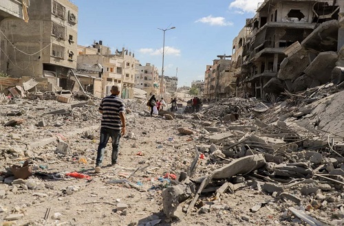 You are currently viewing غزة: 29 شهيداً يصلون مستشفيات القطاع في 48 ساعة.. وحصيلة الإبادة ترتفع إلى 71266