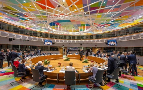 You are currently viewing اتفاق أوروبي على دعم أوكرانيا بقرض قيمته 90 مليار يورو للعامين المقبلين