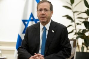 Read more about the article هرتسوغ رداً على طلب نتنياهو العفو: سآخذ مصلحة “إسرائيل” فقط في الاعتبار