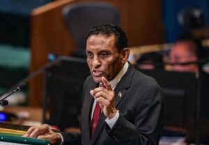 Read more about the article رئيس وزراء السودان يطرح مبادرة شاملة لإنهاء الحرب.. ويدعو مجلس الأمن لدعمها