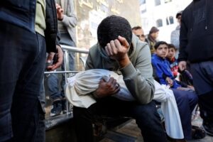 Read more about the article غزة: اعتداءات للاحتلال على خان يونس والمغازي.. وأكثر من 400 شهيد منذ إعلان وقف النار