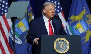 Read more about the article بوليتيكو: ترامب يتحدث عن خيارات عسكرية عدة ضد إيران لكنه لا يملك الكثير