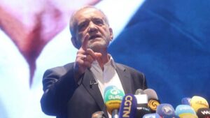 Read more about the article ماذا يعني تحذير الرئيس الإيراني “من الانتهاء في جهنّم” ولماذا لم يظهر الخامنئي رغم مُرور 6 أيّام على الاحتجاجات؟.. ترامب يتنطّح للتحرّك فهل يتكرّر مشهد أفغانستان وماذا لو خرجت طهران من حالة “لا حرب لا سِلم”؟!