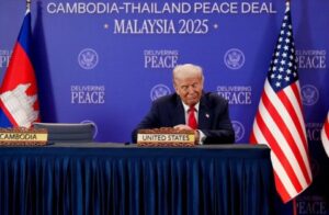 Read more about the article خيارات ترامب لا تشمل نشر قوة عسكرية على الأراضي الإيرانية في إطار تدخله المحتمل لحماية المتظاهرين.. “سي ان ان ” تكشف التفاصيل