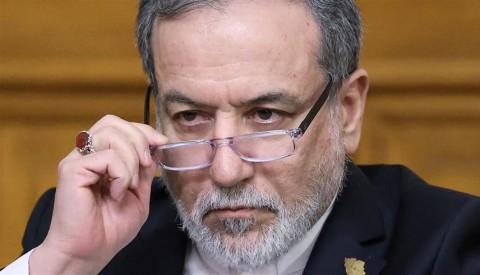 You are currently viewing عراقجي يوجه رسالة لترامب: لا تكرر خطأ يونيو ومستعدون للحوار و”عناصر إرهابية” قتلت قوات الأمن وتجرنا نحو الحرب