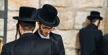 You are currently viewing قلق ديموغرافي مزدوج: الكيان أمام تباطؤ في النمو الطبيعي وميزان هجرة سلبي