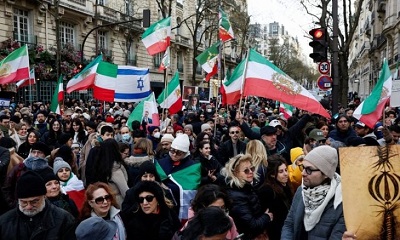 You are currently viewing الكيان يغيّر تقديراته حول مصير “الثورة في إيران” ونتنياهو يحظر على وزرائه الحديث عنها