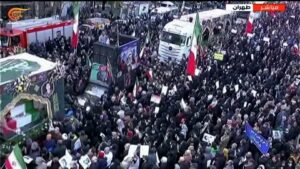 Read more about the article بحشودٍ شعبية واسعة.. طهران تشيّع نحو 300 شهيد ارتقوا خلال أعمال الشغب المسلّح