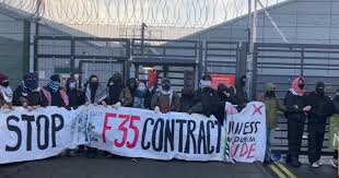 You are currently viewing أسكتلندا…الشرطة تقمع محتجين أمام مصنع أسلحة يتعاون مع دولة الاحتلال