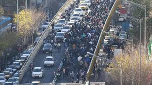 You are currently viewing تحذيرات من “إيران بنكهة صهيونية”.. محللون: لا تفرحوا بالانفجار الداخلي فالبديل “كارثة”