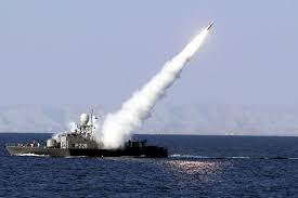 Read more about the article إيران تصعّد رسائلها العسكرية والدبلوماسية وتؤكد سيطرتها على هرمز