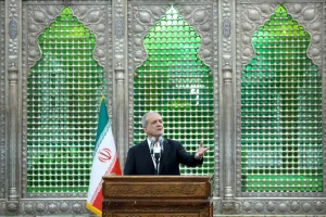 Read more about the article بزشكيان: واجبنا الاستماع للمحتجين السلميين والكيان حاول دفع الاحتجاجات إلى العنف