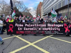 Read more about the article لندن..مظاهرة حاشدة دعمًا لفلسطين ورفضًا لـ”مجلس السلام” بقيادة ترامب