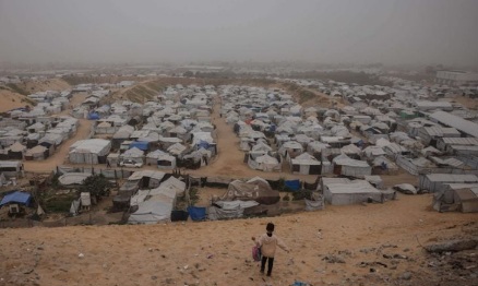 You are currently viewing وثائق تكشف عن خطط أمريكية لبناء قاعدة عسكرية في غزة تستوعب 5000 جندي