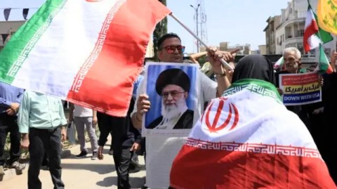 Read more about the article تزامنا مع استمرار العدوان على إيران.. “أنصار الله”: الساعات القادمة ستحمل مفاجآت وجاهزية إيران عالية جدا وفوق التوقعات