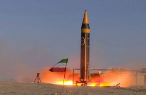 Read more about the article “الأمن القومي” الإيراني: صاروخ خرمشهر قادر على استهداف الحاملتين الأمريكيتين وأي حرب ستكون إقليمية تطال المنطقة