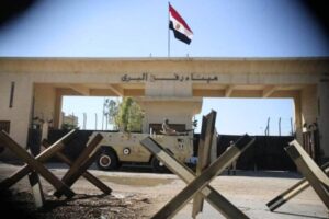 Read more about the article معبر رفح يفتح أبوابه لأول مرة منذ أكثر من عامين.. وآلية الإحتلال “صارمة” في مراقبة حركة دخول وخروج المسافرين