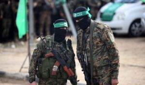 Read more about the article هل بدأت المرحلة الحاسمة؟.. جيش الإحتلال يُقيم نقاطا في غزة مخصصة لتُسلم “حماس” فيها سلاحها لجهات دولية