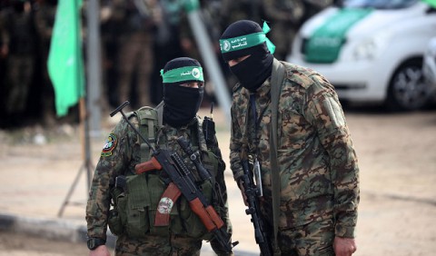 You are currently viewing هل بدأت المرحلة الحاسمة؟.. جيش الإحتلال يُقيم نقاطا في غزة مخصصة لتُسلم “حماس” فيها سلاحها لجهات دولية