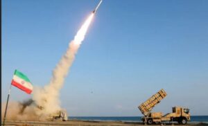 Read more about the article لماذا لا تخشى طهران الإستعراضات العسكرية الأمريكية؟ “لغز” ثبات الخطاب الرسمي يثير حيرة “محللي الإستخبارات” في القيادة الوسطى.. خلية الأزمة في واشنطن طرحت “أسئلة عمليات” بدون أجوبة بعد “تحريك مدمرات ونقل قوات”