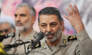 Read more about the article رئيس القوات الإيرانية يكشف حقيقة اغتيال قائد القوة البحرية ويؤكد: نحن على أهبة الاستعداد لأي عمل من جانب الأعداء