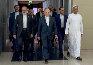 Read more about the article عقب انتهاء جولة المباحثات بين إيران والولايات المتحدة في عُمان.. عراقجي يصف الأجواء بـ”الايجابية” والاتفاق مع الولايات المتحدة على “مواصلة المفاوضات”