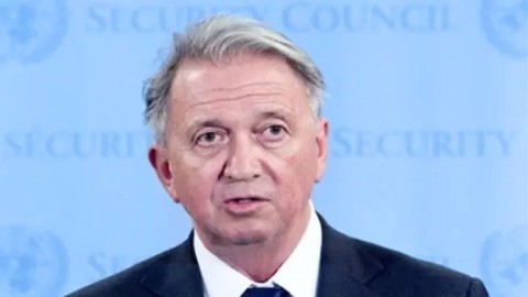 You are currently viewing ملفات “إبستين” تواصل نشر فضائحها.. شبهات فساد تطول دبلوماسيا نرويجيا بارزا باتفاقيات “أوسلو”.. هذا ما تم كشفه