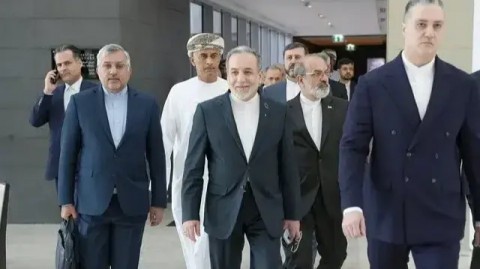 You are currently viewing تشاؤم  من نتائج المفاوضات الأمريكية الإيرانية وتوقعات بفشلها.. وطهران تضع على الطاولة شرط رئيسي للحوار