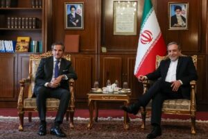 Read more about the article عراقجي ومدير وكالة الطاقة الذرية يبحثان آخر تطورات المفاوضات النووية والتحضيرات المتعلقة بإطار الجولة المقبلة