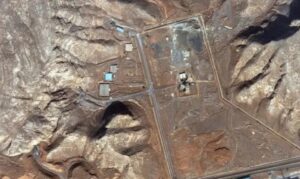 Read more about the article صور أقمار صناعية تكشف تحصينات إيرانية في مواقع عسكرية ونووية حساسة عبر إنشاء هياكل خرسانية ودفن مداخل أنفاق