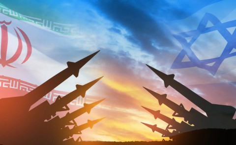 You are currently viewing إيران.. “نداء عاجل” من الصين وواشنطن! وهل ستُشارك تركيا عسكريًّا بالحرب ضد طهران؟.. أجواء تُشبه حرب إسقاط صدام حسين وتجنيد عُملاء بـ”اللغة الفارسية” وهل تستمر الحرب لـ”سنوات”؟!