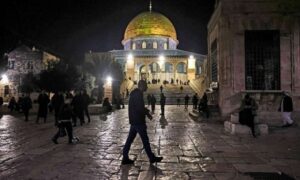 Read more about the article قبيل رمضان.. الإبعاد عن الأقصى عبر رسائل “واتساب” وأكثر من 100 قرار منذ مطلع شباط