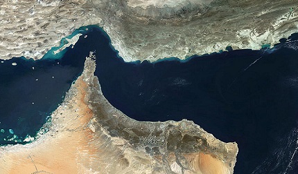 You are currently viewing الممر النفطي الأهم.. ماذا يحدث لو أُغلق مضيق هرمز؟