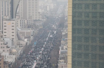 You are currently viewing مسيرات حاشدة في إيران إحياء للذكرى الـ47 لانتصار الثورة الإسلامية