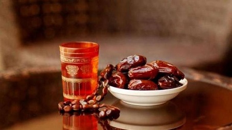 الصوم بذكاء .. كيف يراقب أصحاب الأمراض المزمنة صحتهم في رمضان؟