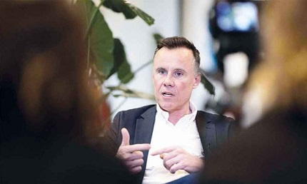 You are currently viewing المدير التنفيذي لمنظمة «هيومن رايتس ووتش» لـ”القدس العربي”: الديمقراطية تتراجع في العالم