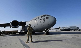 You are currently viewing صور أقمار اصطناعية تظهر زيادة كبيرة بعدد المقاتلات الأمريكية في قواعد عسكرية بالأردن والسعودية