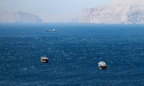 You are currently viewing ارتفاع مخزون النفط الإيراني في البحر.. مناورة تفاوضية أم استباق للحرب؟